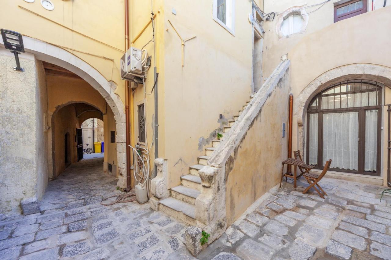 La Terrazza Sul Tempio Di Apollo Apartment Сиракуза Екстериор снимка